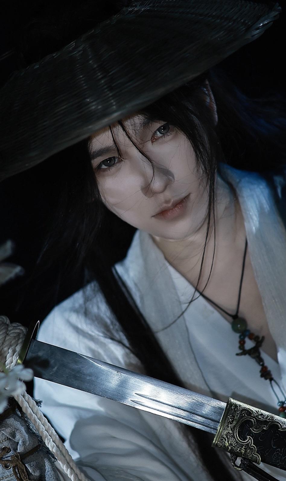 少东家 你回来了。