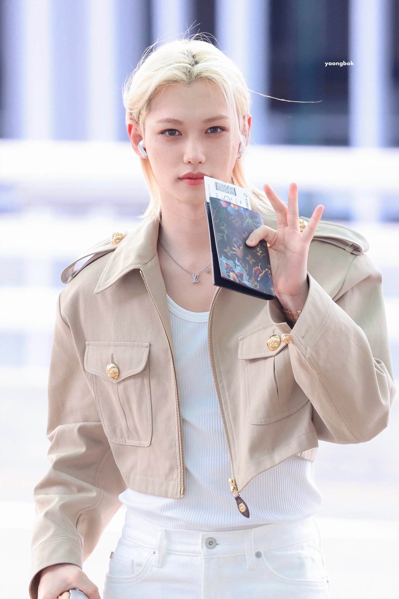 Felix李龙馥启程参加纽约时装周lv大秀啦期待全球代言人再次闪耀秀场李龙馥出席