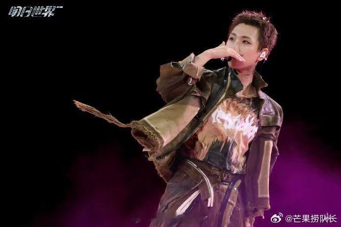 汪苏泷演唱会布置了四百多只音响 爱你的人会舍得为你花钱！汪苏泷演唱会454只音响