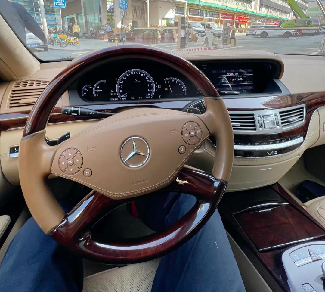 曾经的辉煌奔驰s600，放眼过去10年12w公里的s600一眼惊艳，十五年前的科