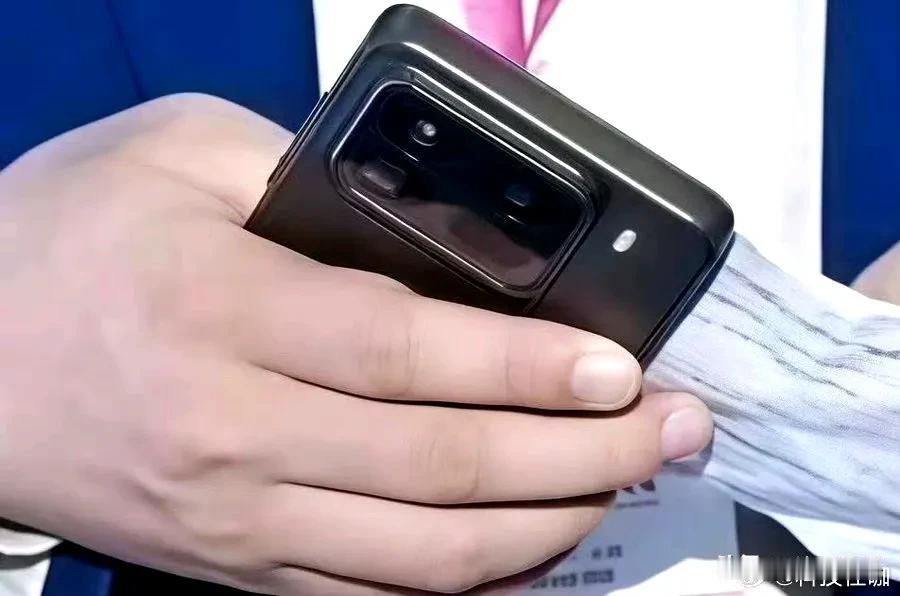 小米15Pro和iQOO13真机都有了[思考]

两款机型变化不大，而iQOO这