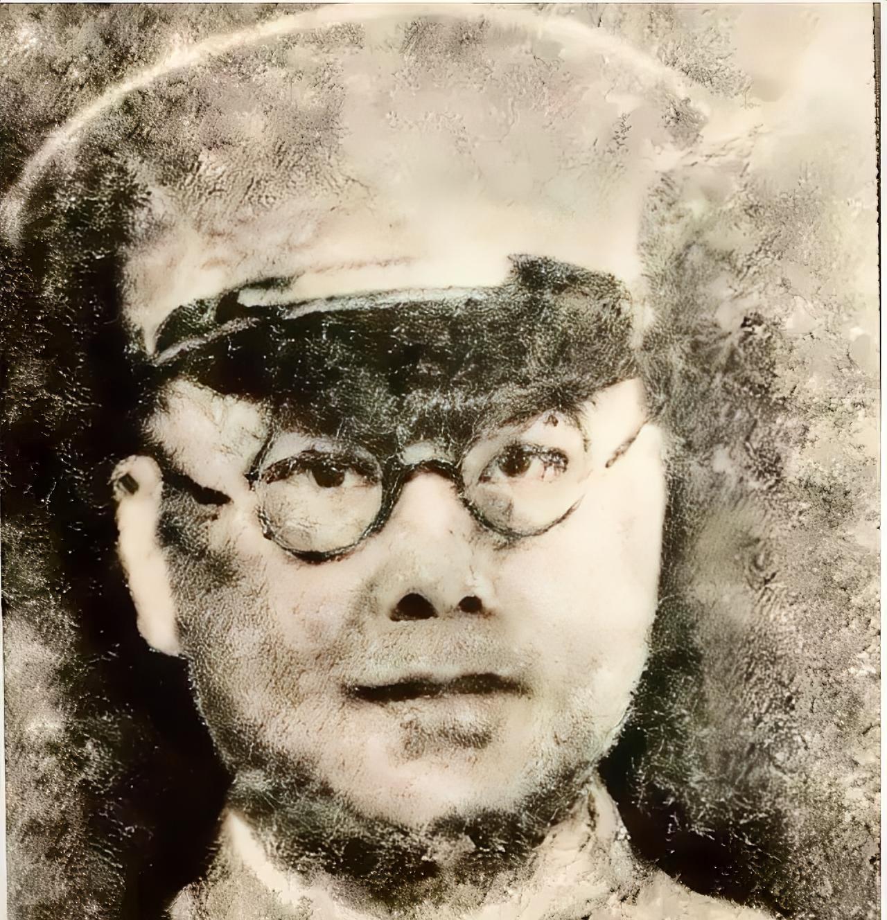 1930年冬，身在井冈山的教员得知前来围剿部队中，有一个师长是当年的义兄，谭道源