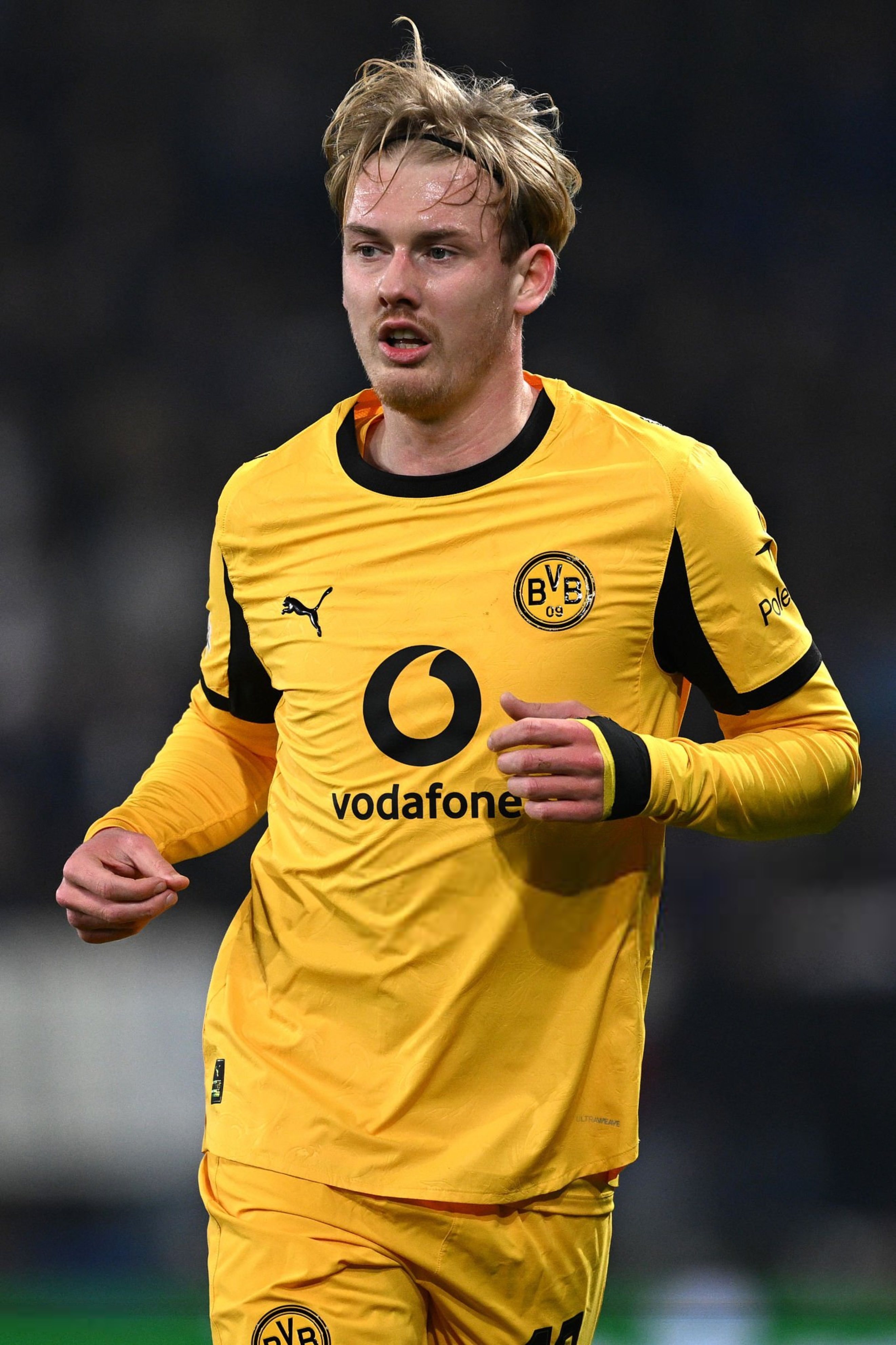 天空体育：巴塞罗那正在关注朱利安·布兰特，他将在今夏成为自由球员。欧冠联赛巴萨纽