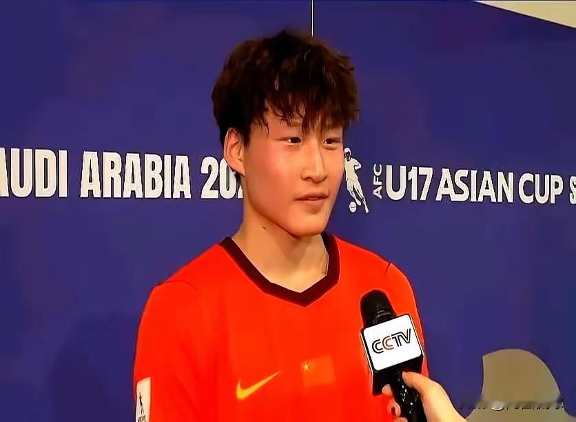 中国国少队前锋张伯霖无法完成职业球员注册的幕后原因找到了，都是全运会惹的祸！张伯