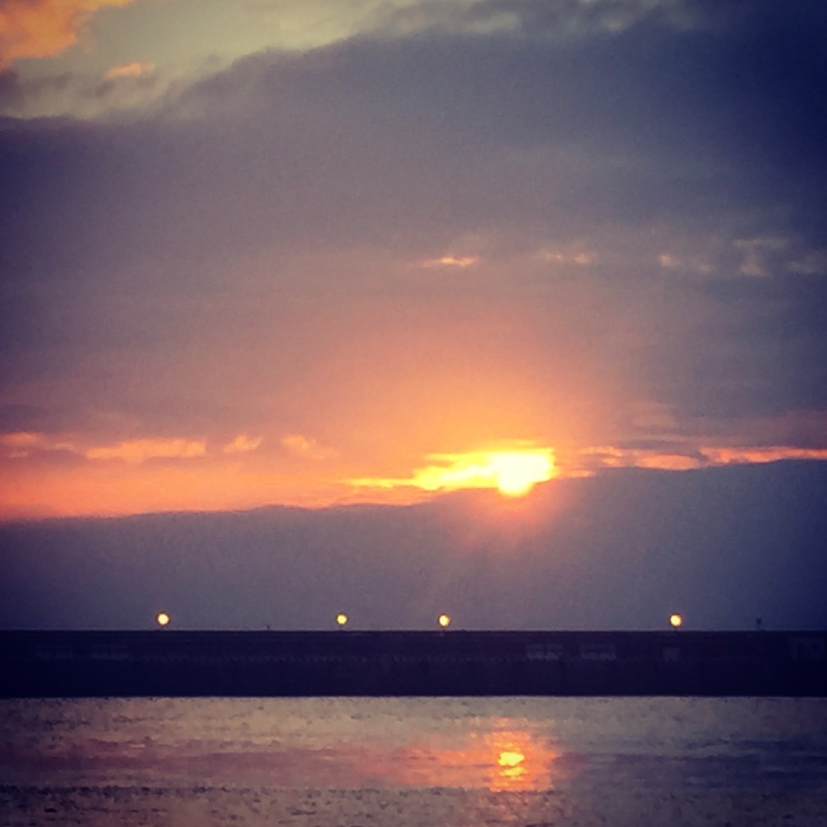 杨超越[超话]帕莎慢热夏日 day1🌇是吧！prsr帕莎眼镜品牌代言人杨超越 