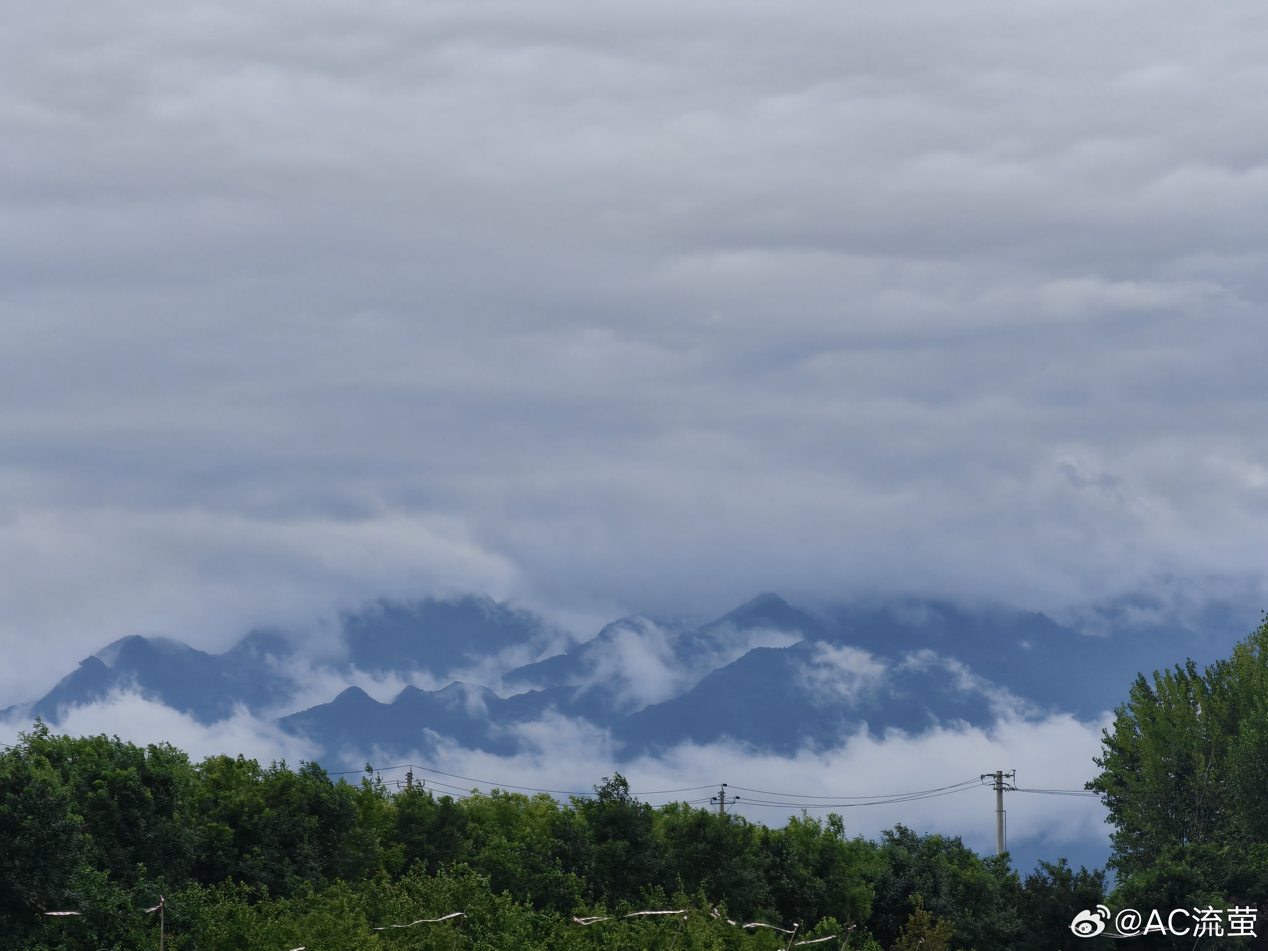 淅淅沥沥的小雨也挡不住山⛰️的美 
