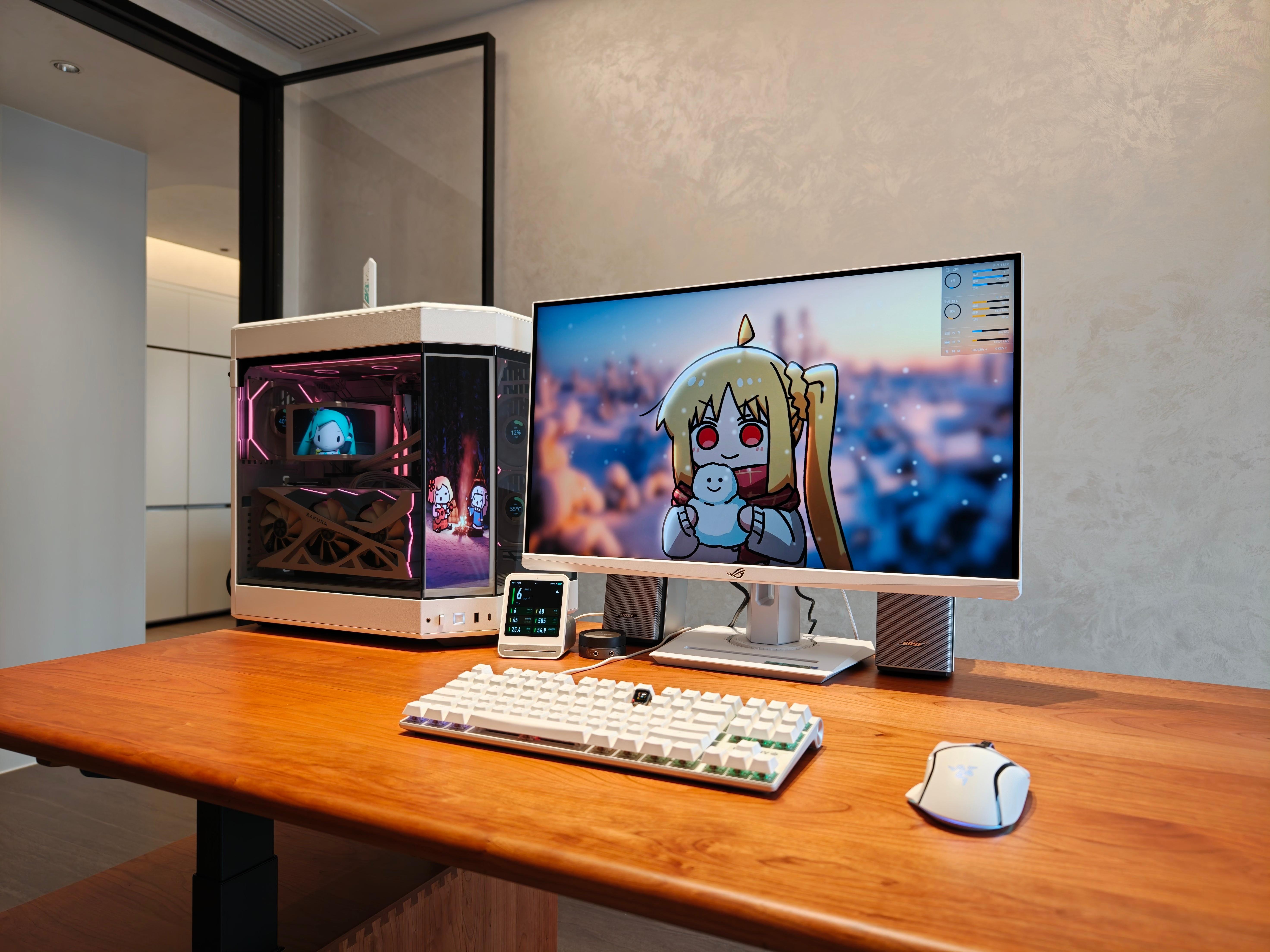 客户返图 HYTE Y70带屏机箱。比创世神还要贵600的机箱 