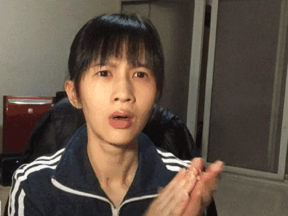 我跟我闺蜜在聊八卦说怎么感觉官方一边打击楠楠题材，一边大力鼓励女女互助题材，甚至