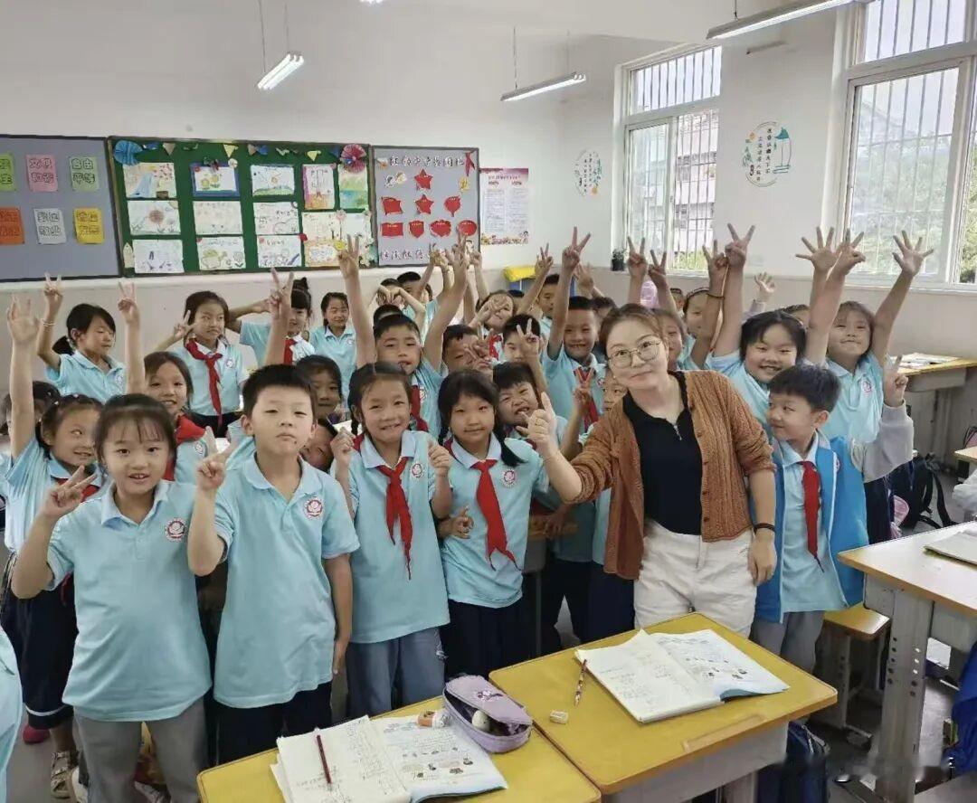 附小集团东关学校“正雅”教师——宋莹婷
——记我校党员教师的教育初心与育人风采 