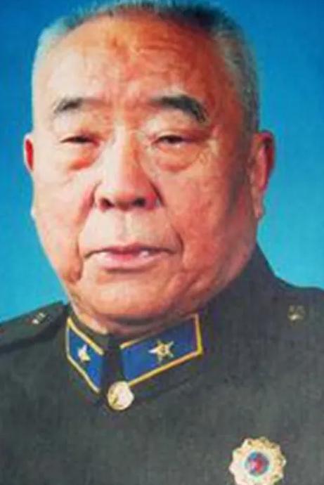 1950年，恩施军分区司令员王定烈乘车去剿匪，途中听说参谋出发前打了电话，感觉不