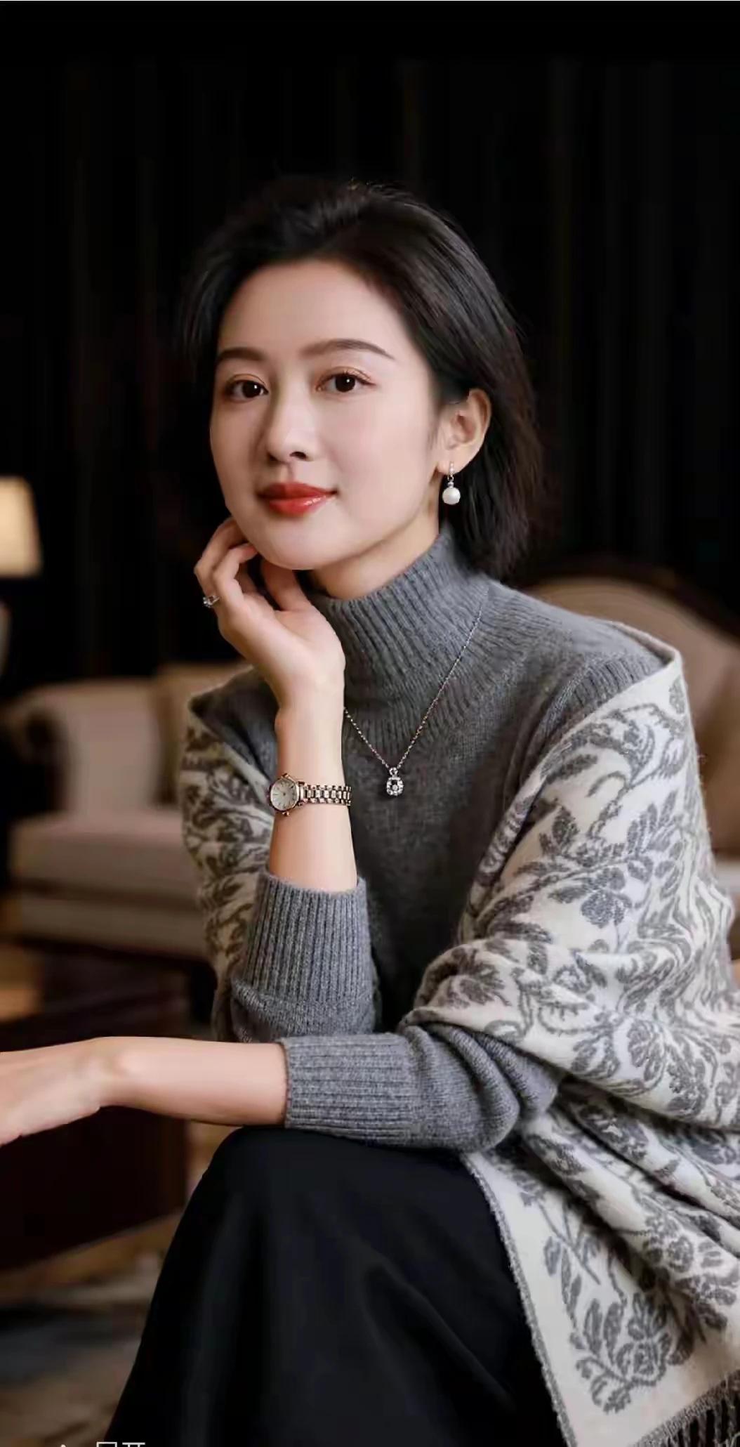 夲人最爱打油诗，无事就地笔来提，写完红尘写花卓，头条打卡可真不容易呀！