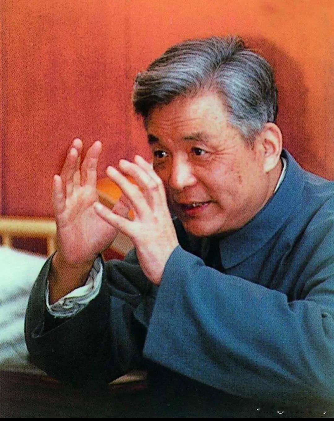 去年的“感动中国”人物评选备受争议，吐槽声一片，特别是演员牛犇和运动员张雨霏更是