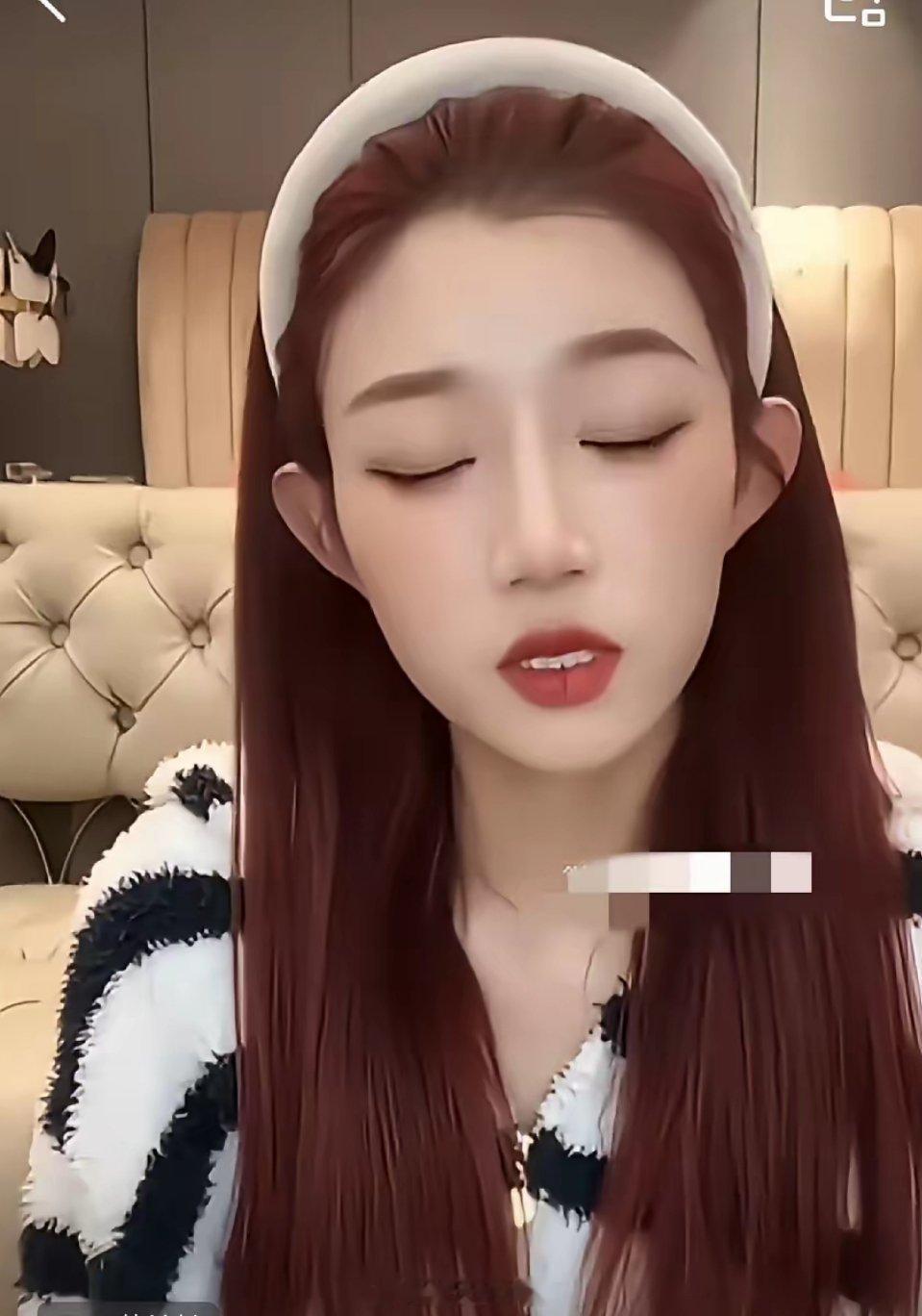 小伊伊曝出牌牌琦出轨，痛哭过后小伊伊坦然面对，表示好聚好散，以后就是自己一个人了