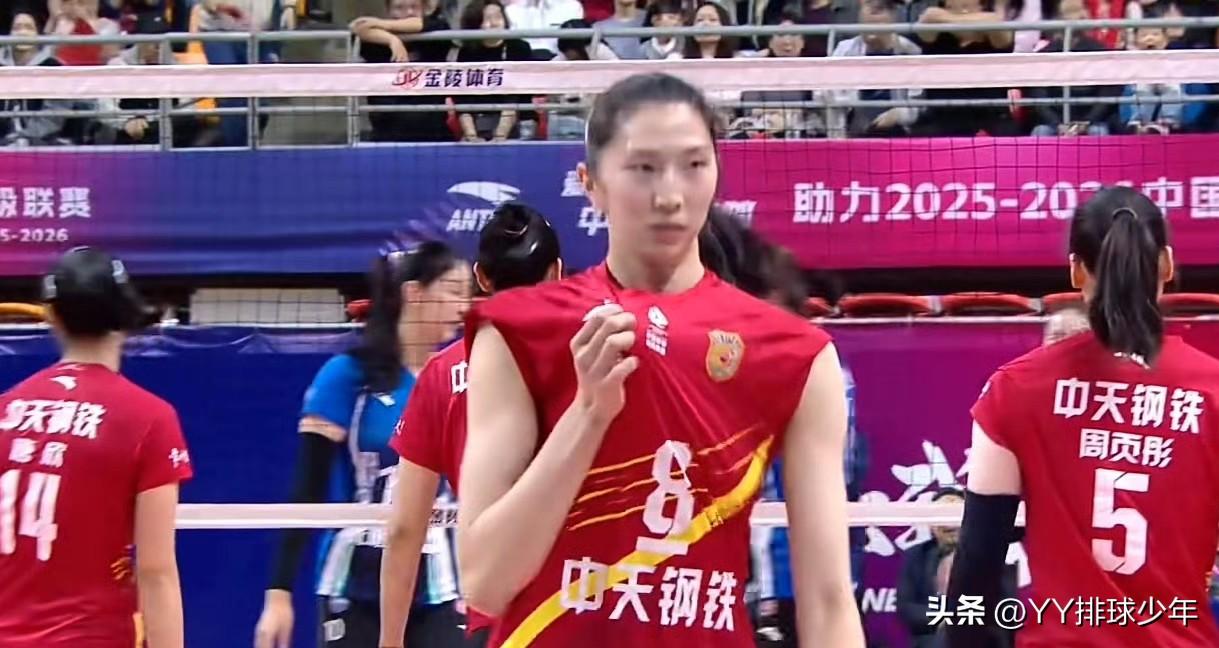 决赛第二回合打响，上海女排主场迎战江苏女排！是上海知耻后勇、强势扳回一城，将悬念