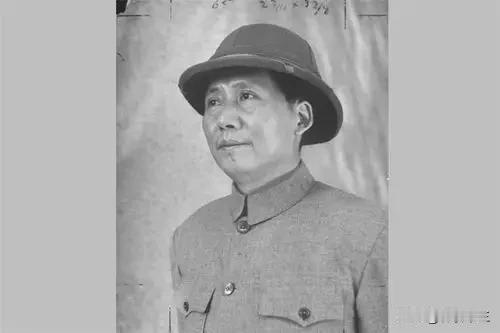 我以毛主席呼吁国民党、共产党团结一致，联合抗日为背景，创作一首词，希望大家拥护毛
