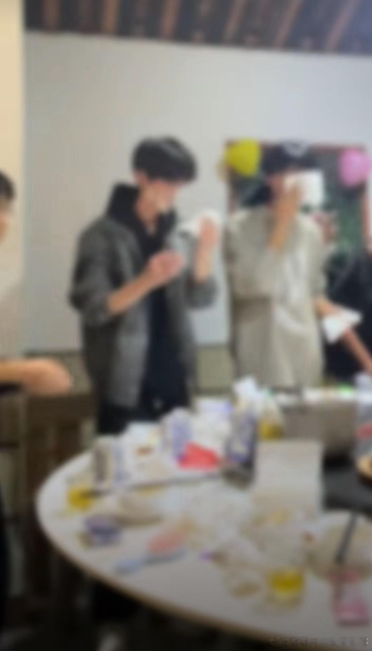 抖音就靠感觉就吻上了涨了一万粉…… 