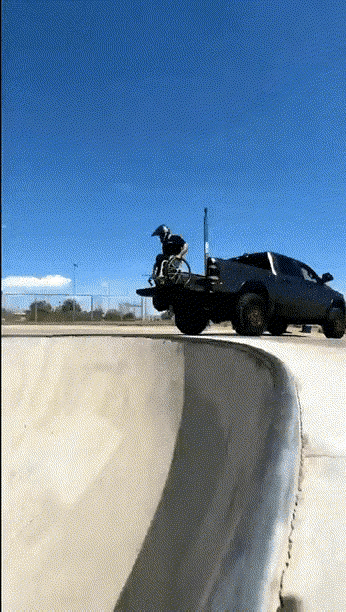 我四肢健全都不敢这样玩啊#差点就行了系列# #比我还溜# #姿势难拿捏# #让他