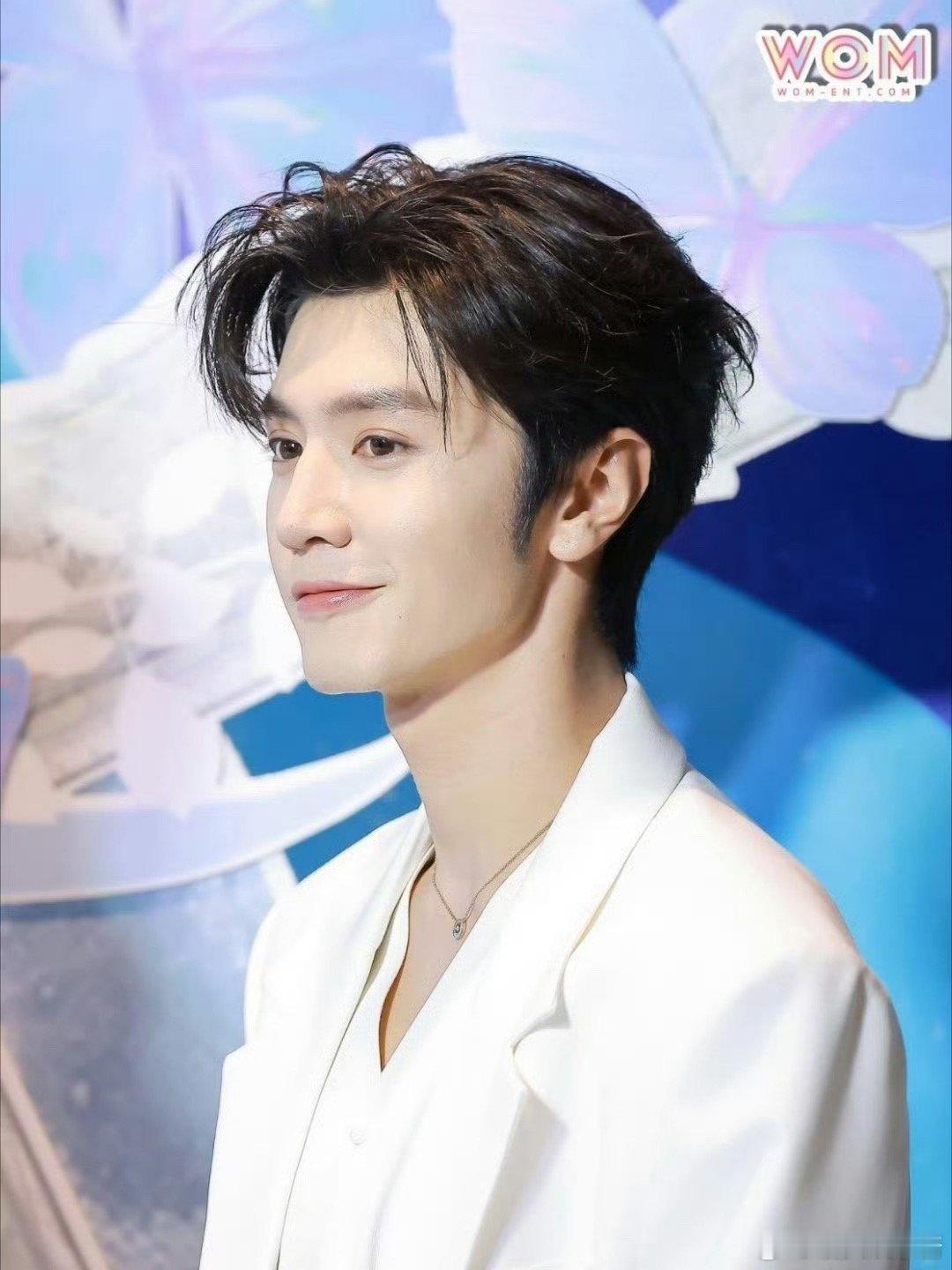 陈哲远、丞磊线下活动图，谁赢了 