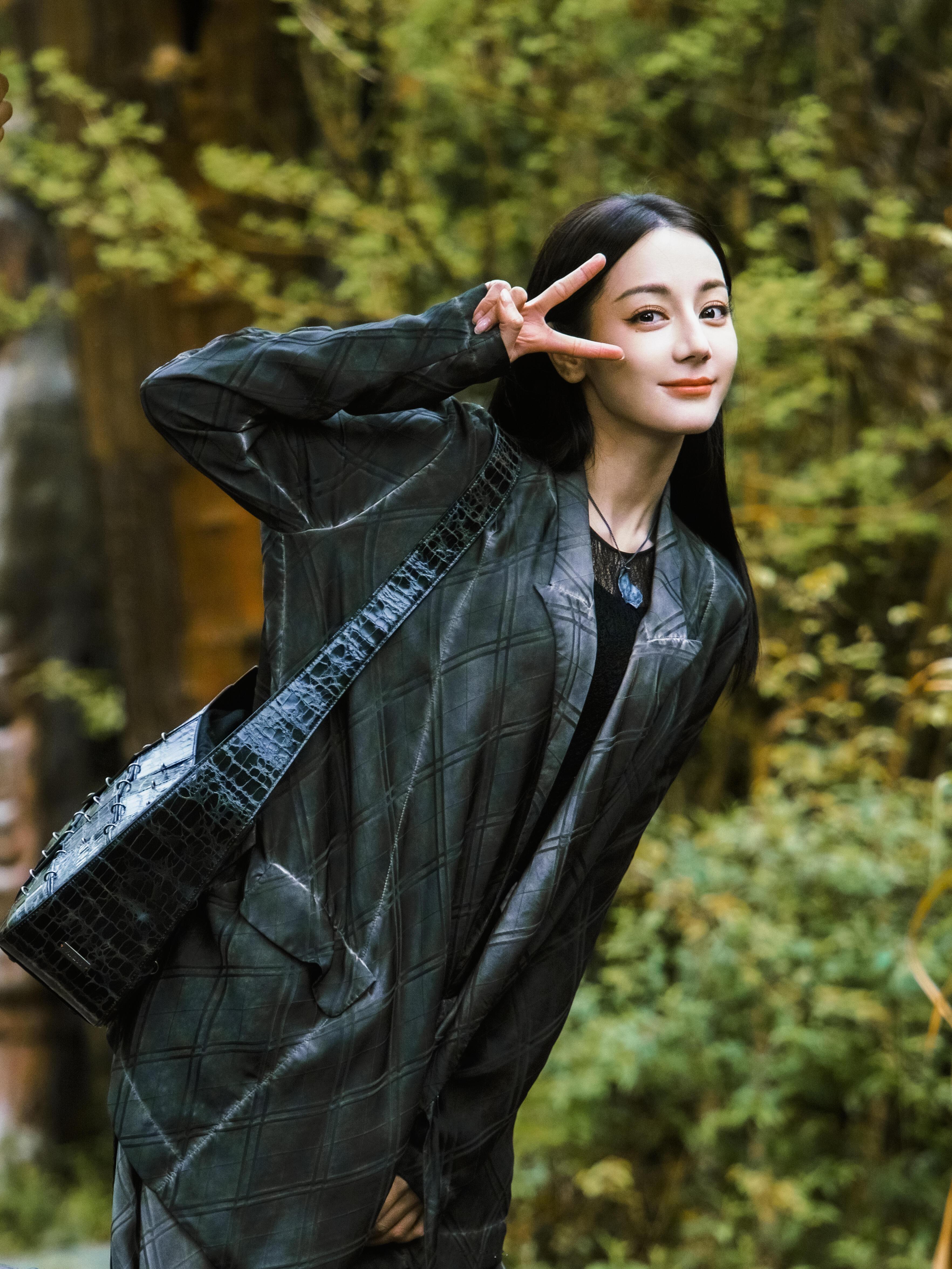 此刻正在看枭起青壤❗️好消息，今晚有人陪我看，坏消息，我要从第一集重新看！好消息