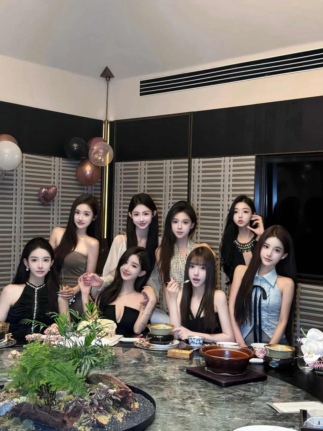 和美女们一起吃漂亮饭
