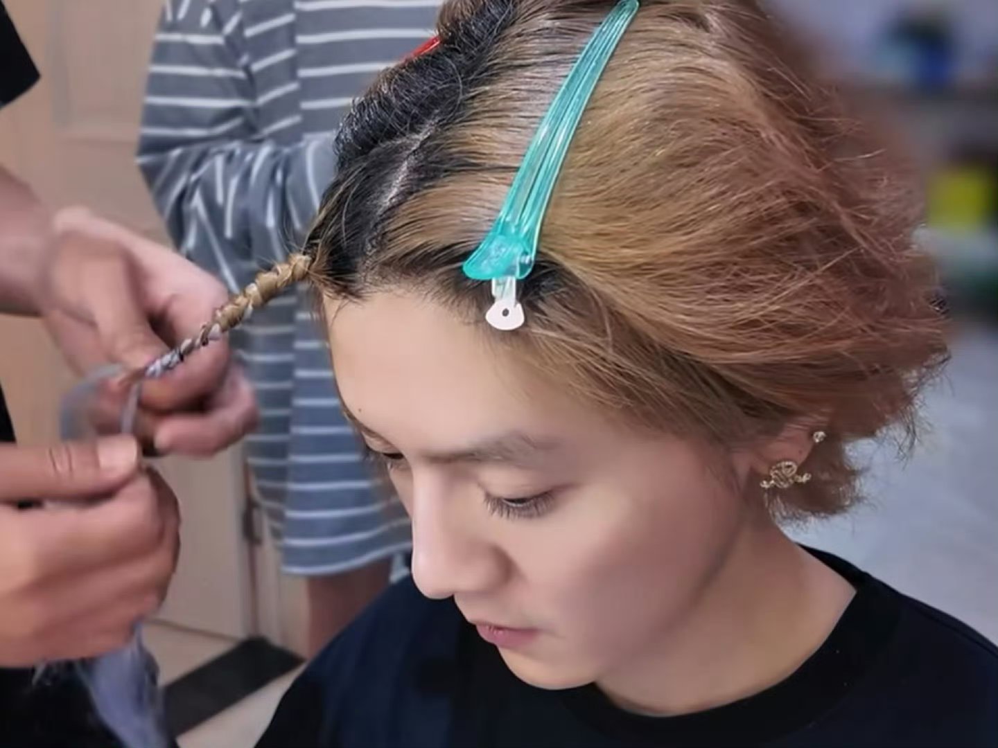 大家调侃邓超妆容的时候鹿晗说自己没化妆，居然可以不化妆上节目鹿晗上节目没化妆哈哈