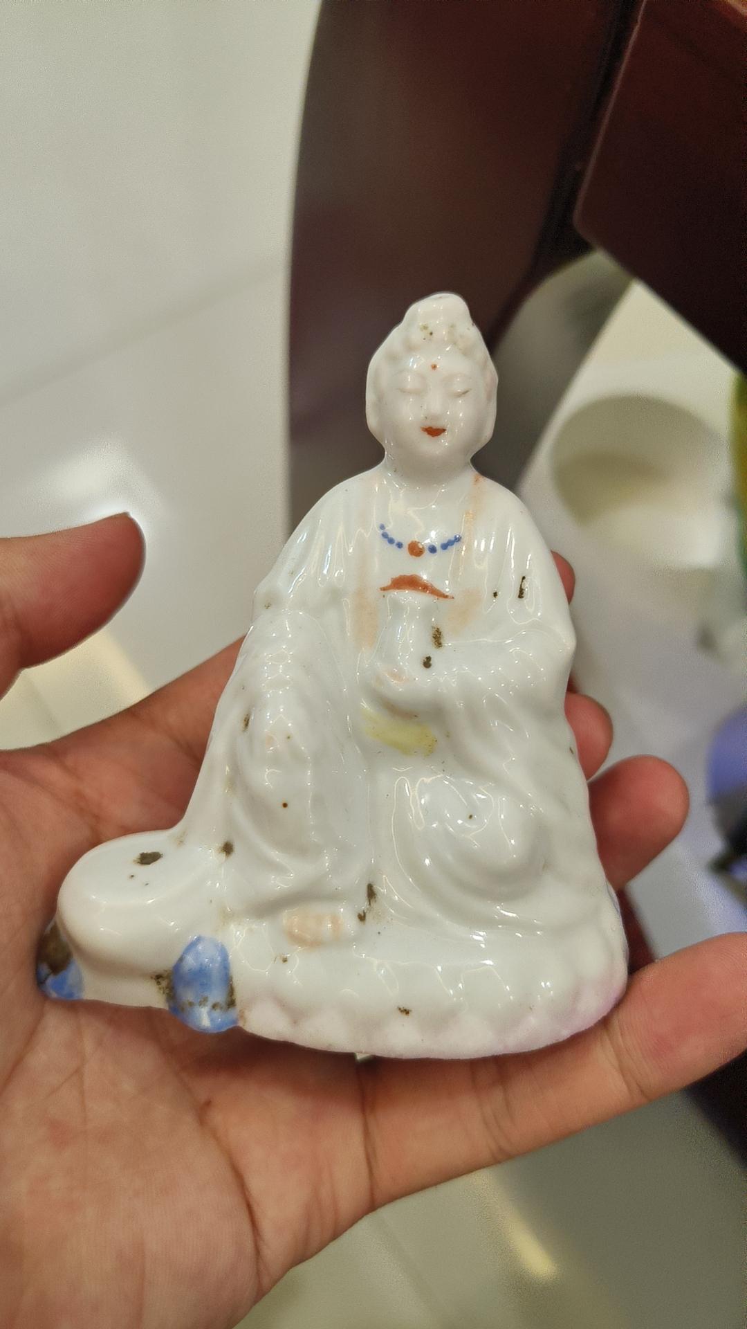 陶瓷小摆件 古玩佛像收藏 治愈系小物件 在方寸间收藏世界 你手里有什么样的瓷器