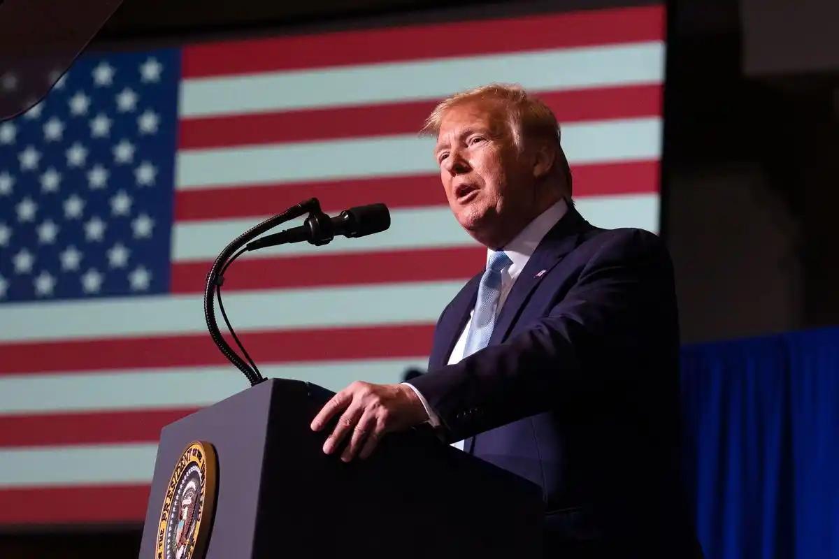 12月5日晚，特朗普在社交平台TRUTH Social高调宣布：“批准在美国生产