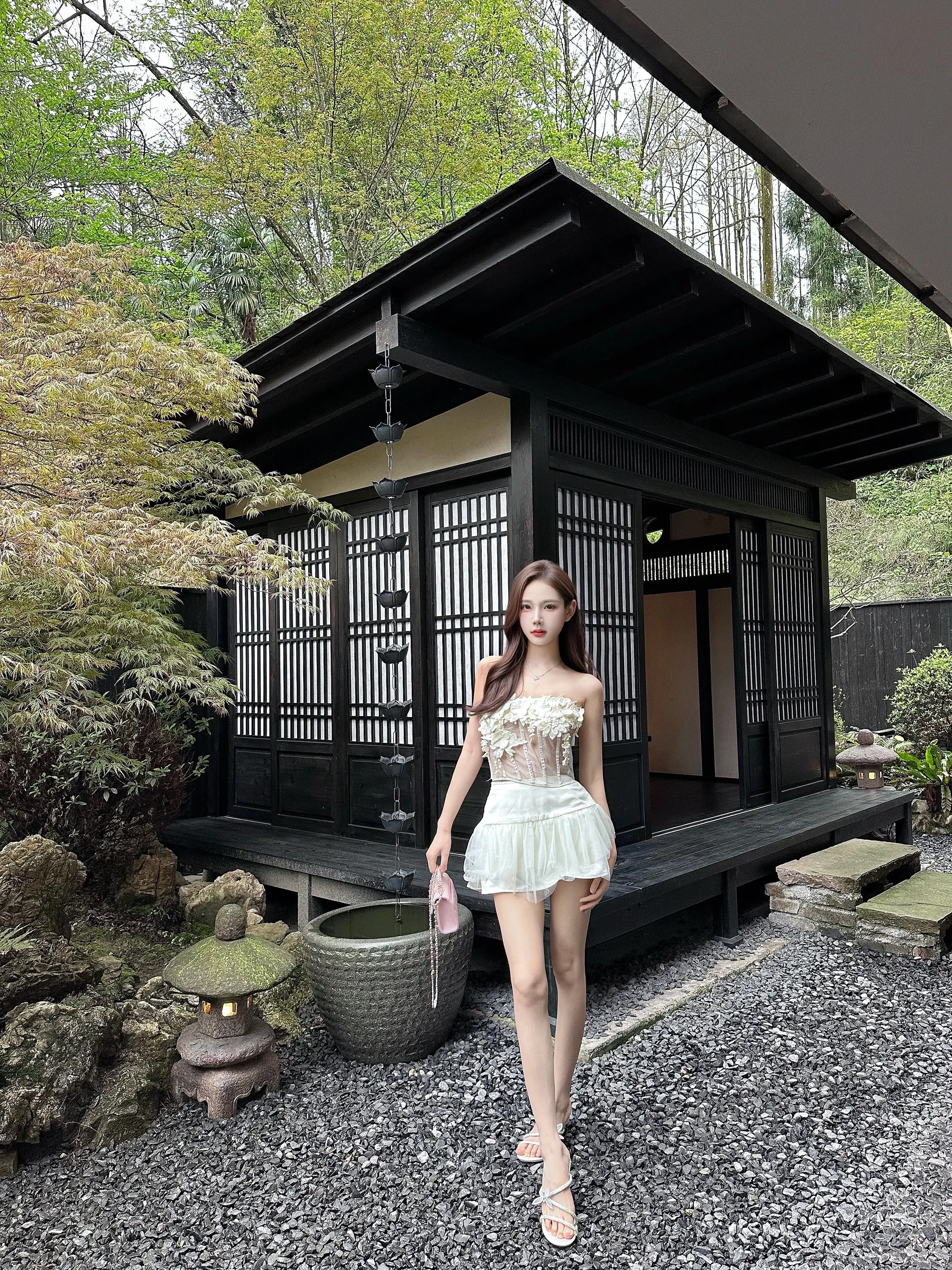 我们不是来这个世界玩的吗 开心点主角