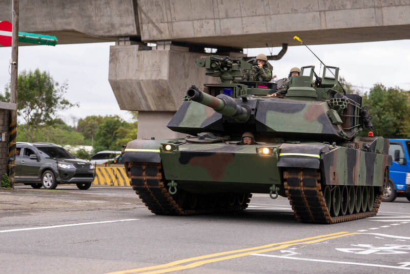 飞扬军事 12月30日，台匪陸軍584装甲旅在坑子口靶場實施M1A2T艾布兰戰車
