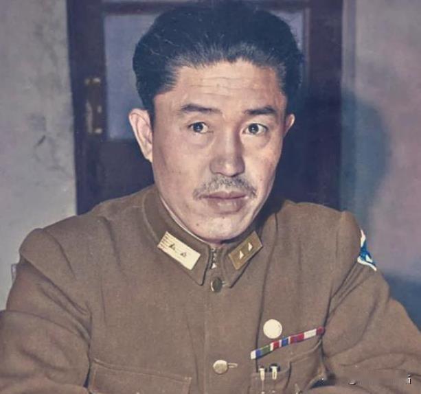 1983年，郑洞国的前妻想复婚，郑洞国的子孙都同意，但郑洞国却摇头拒绝：“她来了