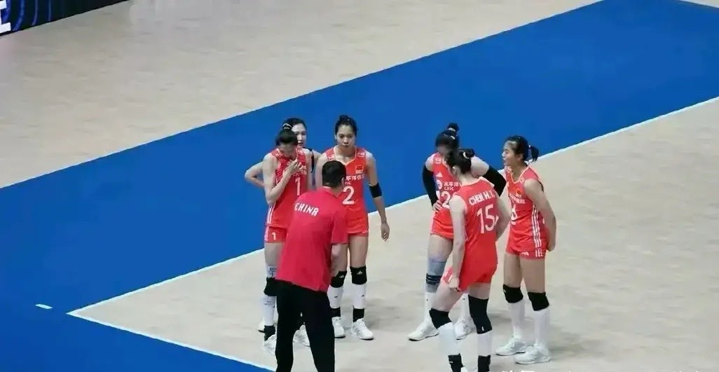 中国女排3-2多米尼加，球员评分出炉，2人满分，1人不及格，4人及格1，吴梦洁（