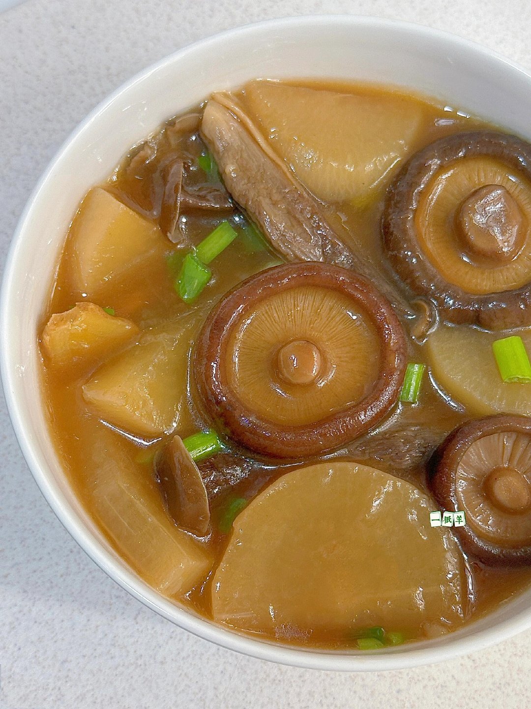 清华回应晒旅游照贫困生被保研 秋冬一定会吃的素烧菌菇萝卜，真的绝了！！喜欢吃关东
