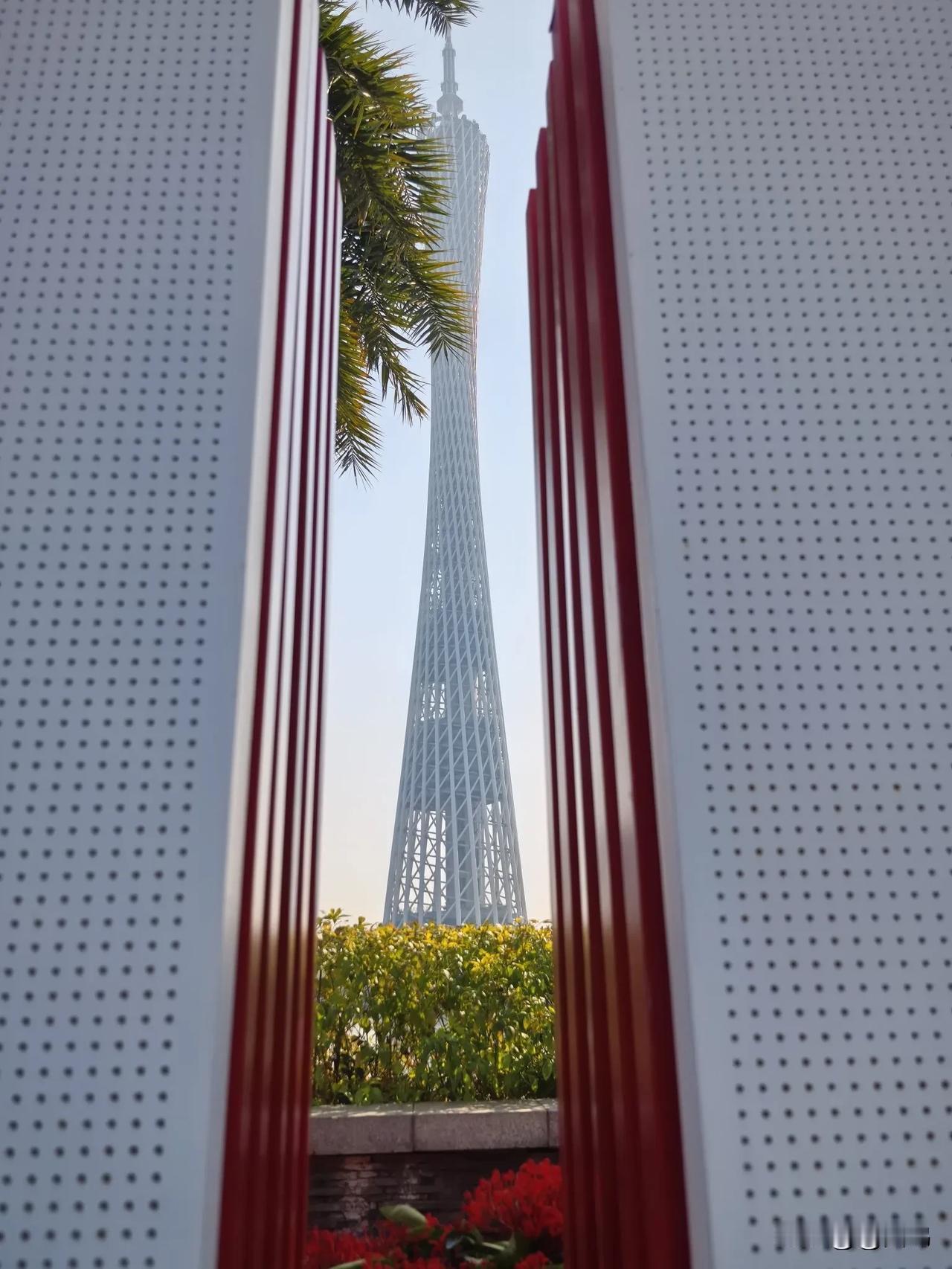 唯有亲至其下，方能领略广州塔那无尽的魅力。