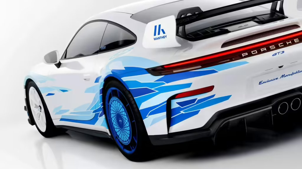 【保时捷推出911GT3匠人版专供日本】新款保时捷 911 GT3 本身早已气场