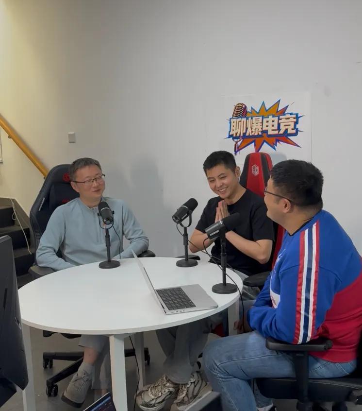 兄弟们，说到植发，刀圈好多人都植过头发啊，超哥、哥哥、狗哥！我在2022年的时候