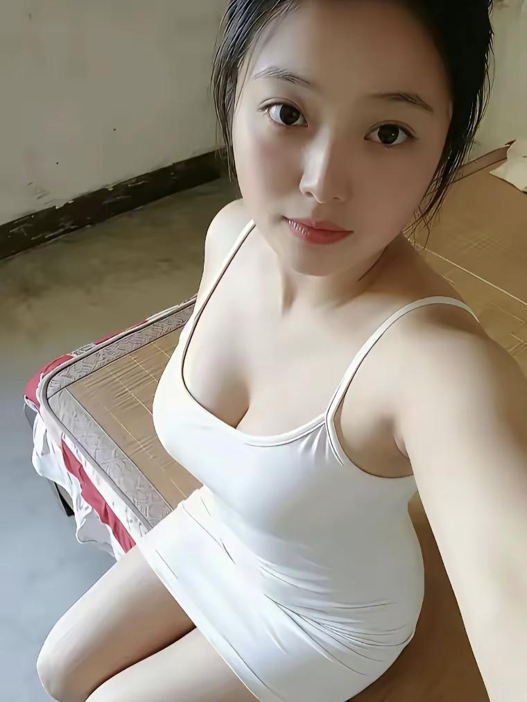 一位心理学家说：“你要是碰到一个女人，手腕上没有名表，手指上没有钻戒，脖子上没有