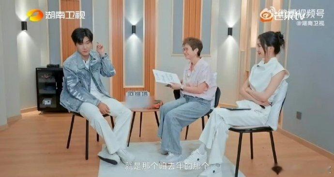 王晰[超话]张泉灵反问谁规定必须考第一湖南卫视背后主持人简单一句话，就拆掉了王晰
