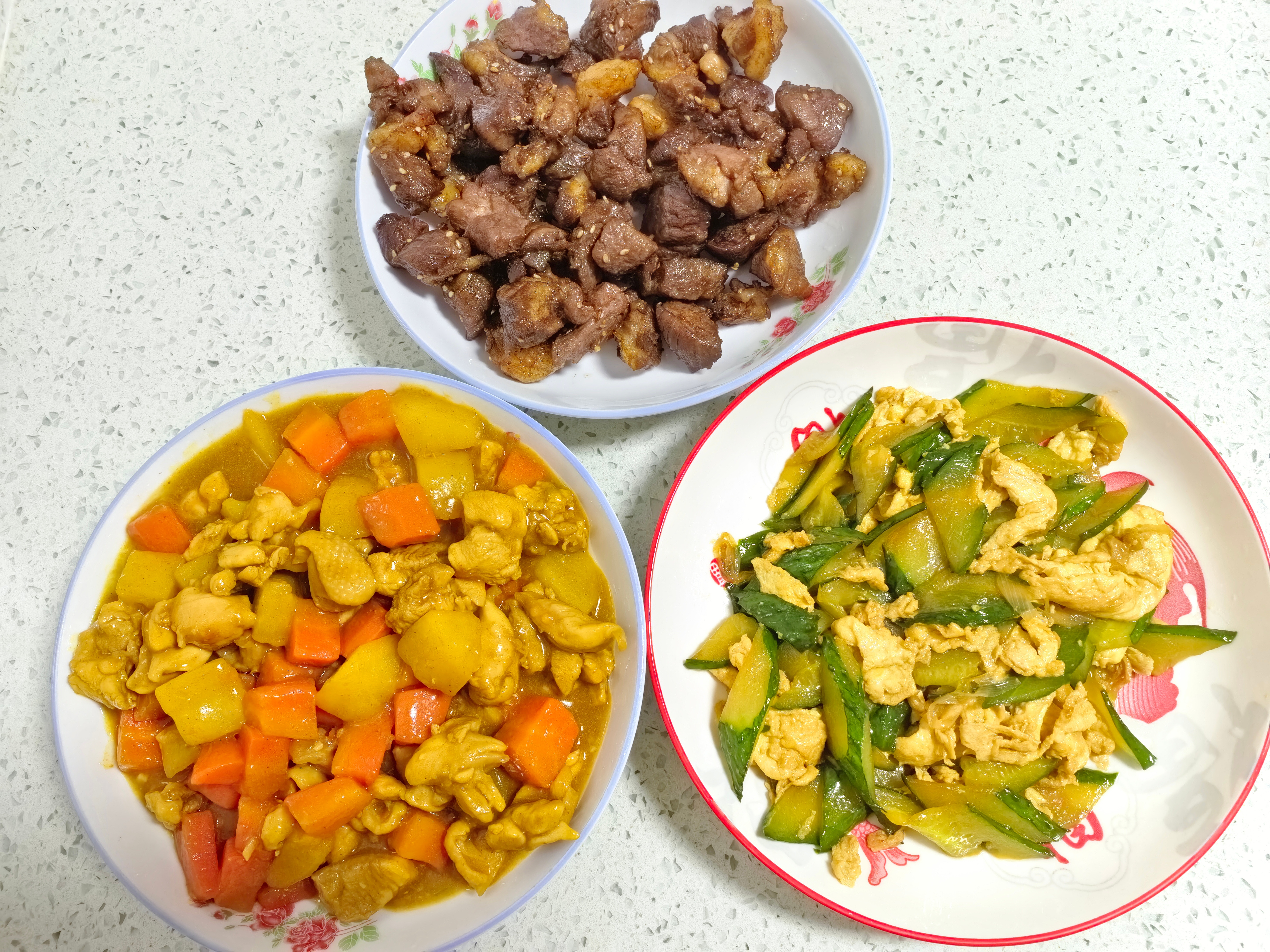 室友休息饭吃的就是早，今天我是真的忙傻了，大扫除太累了😫 