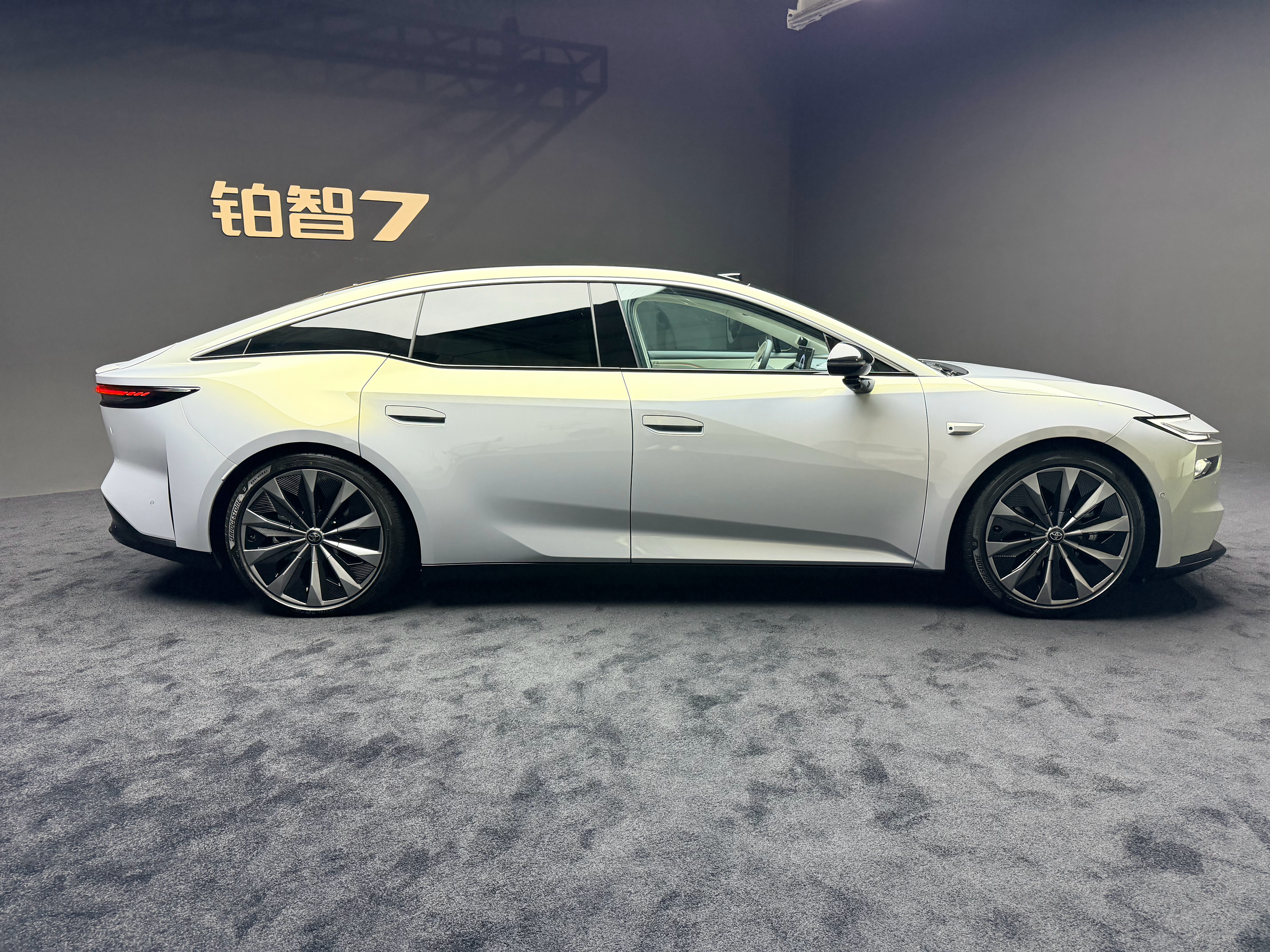 丰田铂智7预售权益价15.68万起丰田铂智7竟然15.68万元起，还是预售，这是