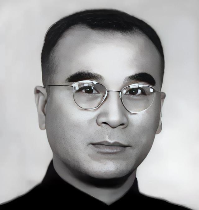 1949年，南京上万名政治犯即将被集体处决，一个国民党高官冒死拦下屠刀，30年后