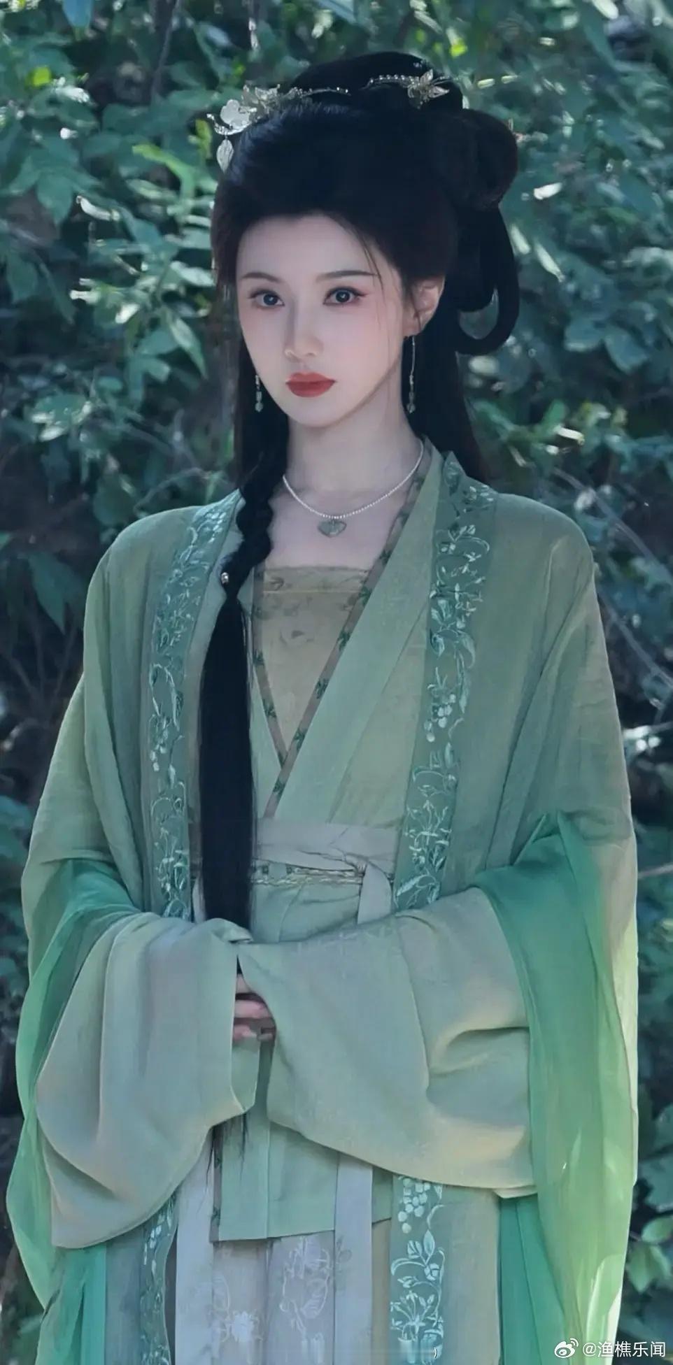 豹隐南山吗？王鹤润莲花楼我记得就演的蛮不错的 ​​​