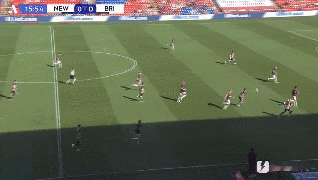 01月31日讯 25/26赛季澳超联赛第15轮，纽卡斯尔喷气机4-1战胜布里斯班