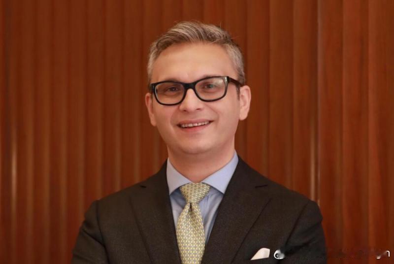 蔚来迎来新任资本市场副总裁 6月11日蔚来董事长、CEO李斌向公司内部发了一封欢