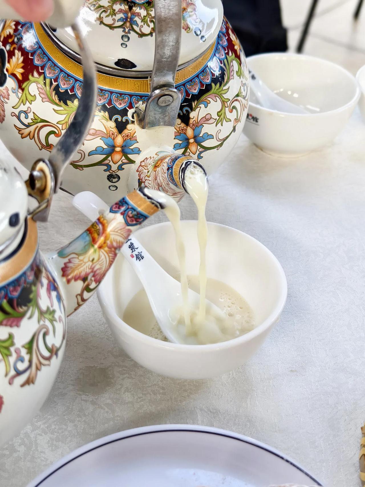 【点赞梧州|探秘冰泉非遗，品味豆浆醇香之旅】梧州冰泉豆浆制作技艺历史悠久，据史料