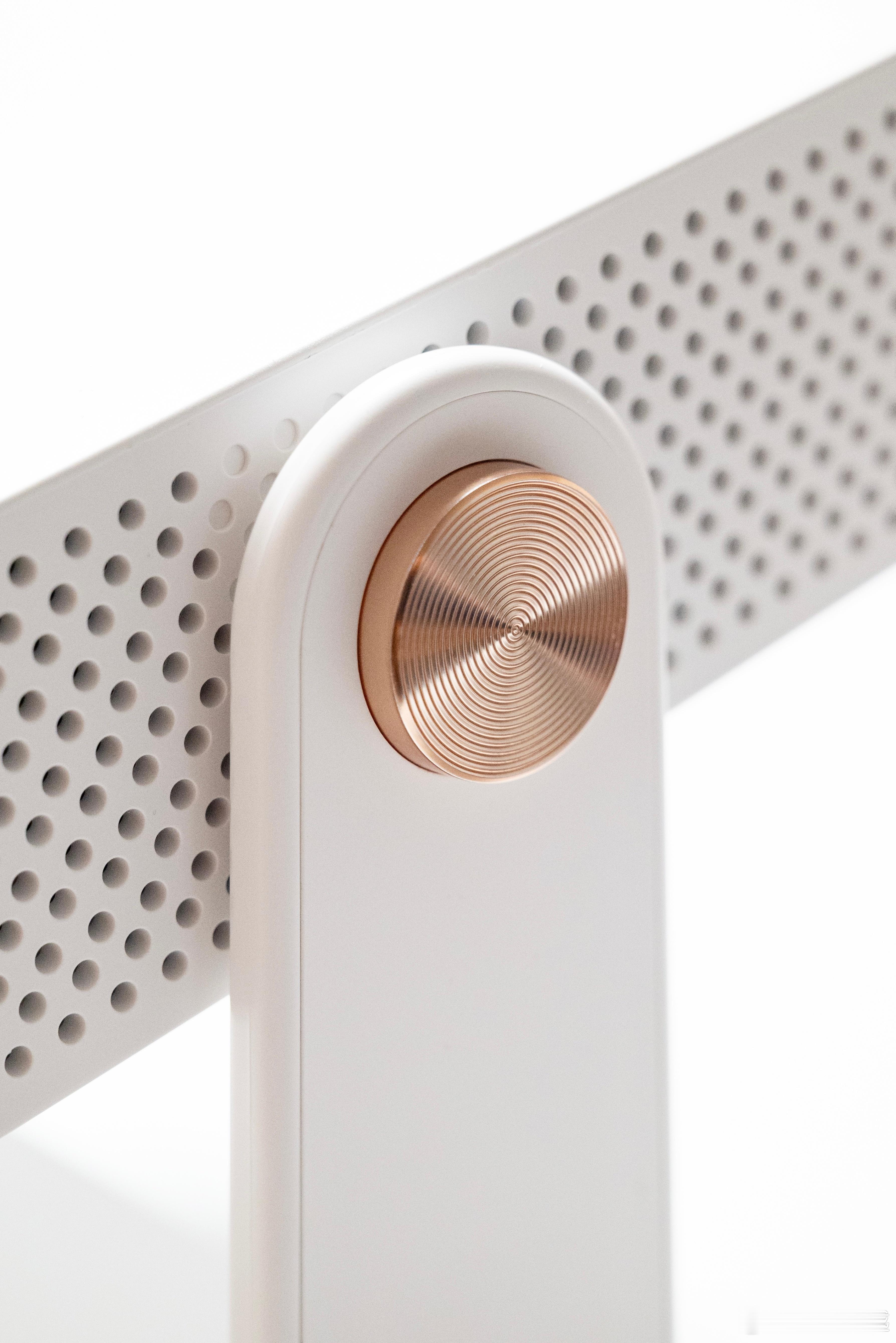 荣耀500系列发布会上还有个亲选的萤蜂AI投影仪Air，体验了一下感觉还可以呀，