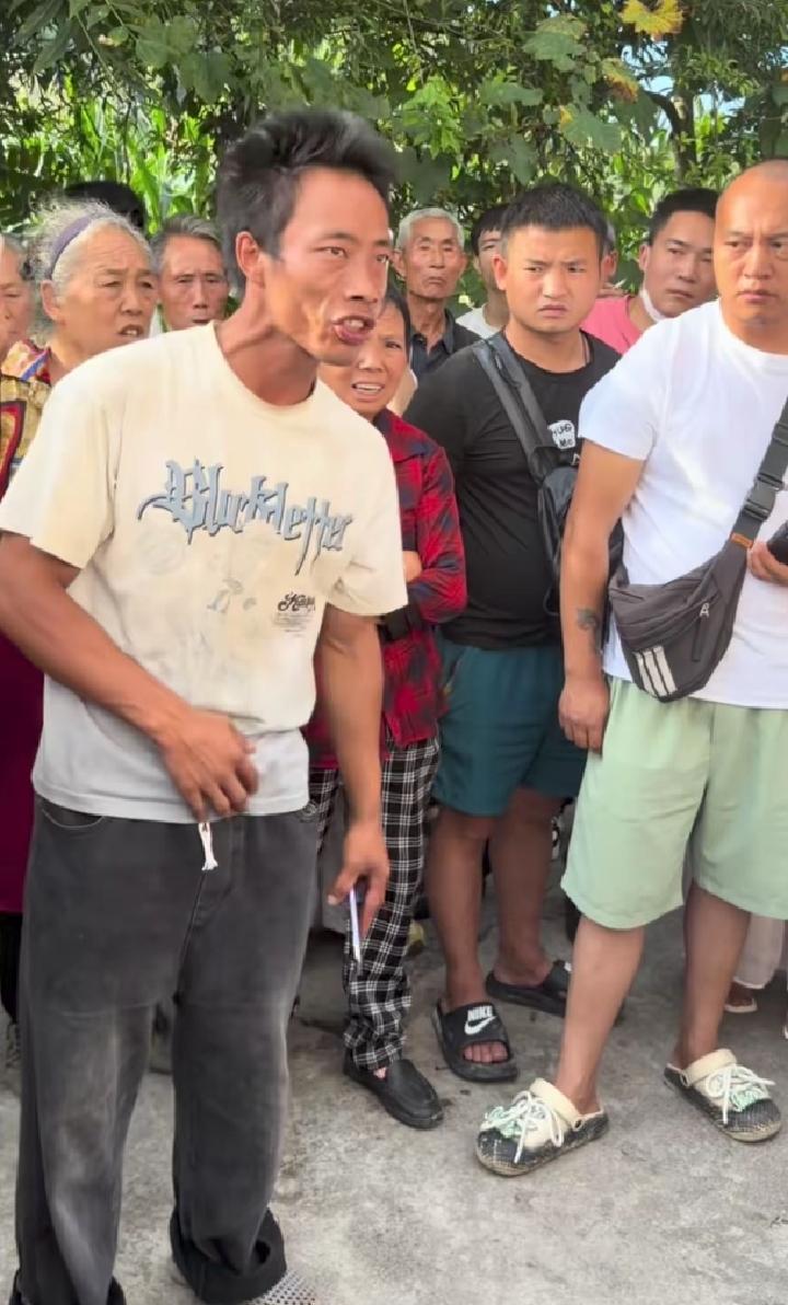 云南34岁杨玉敏不幸病逝后，家里陷入纷争。矛盾集中在孩子抚养权以及网友爱心善款保