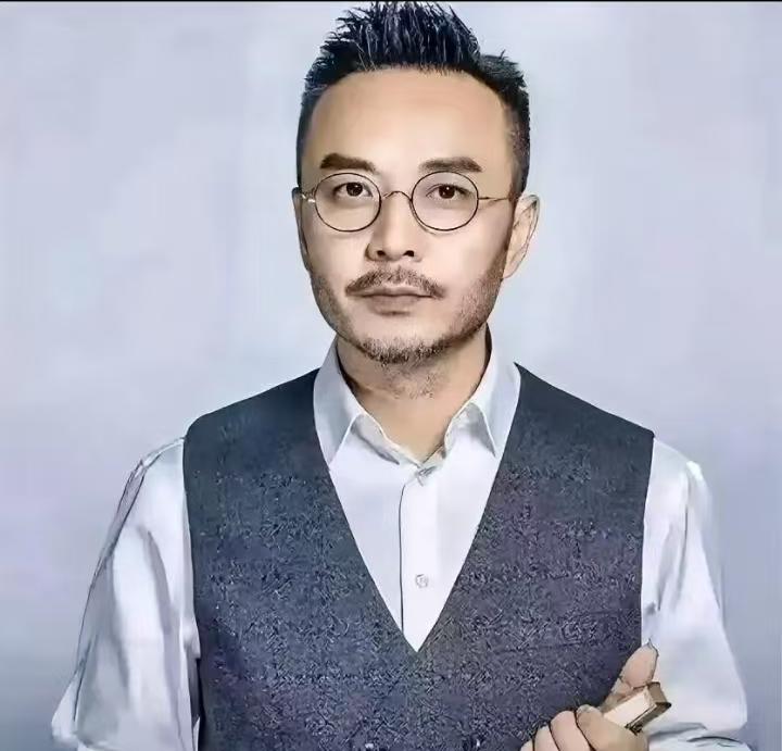 汪涵道歉了

520那天凌晨，工作室发的声明。他挂名的一部电影出了事，舆论不好，