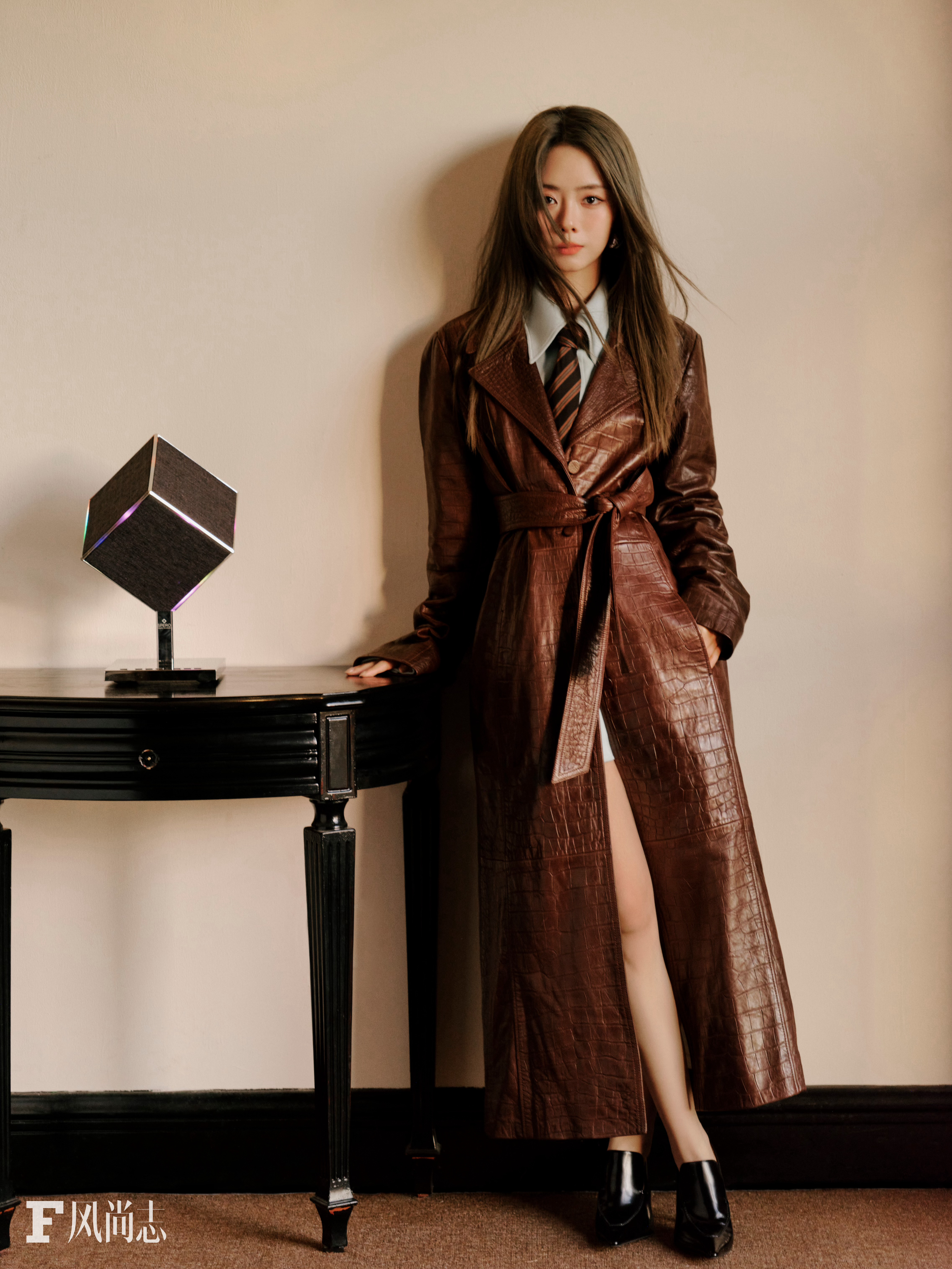 谭松韵 ｜ 多曼尼 DUOMONDI 谭松韵出镜风尚志新刊 ，没想到画面之中的“