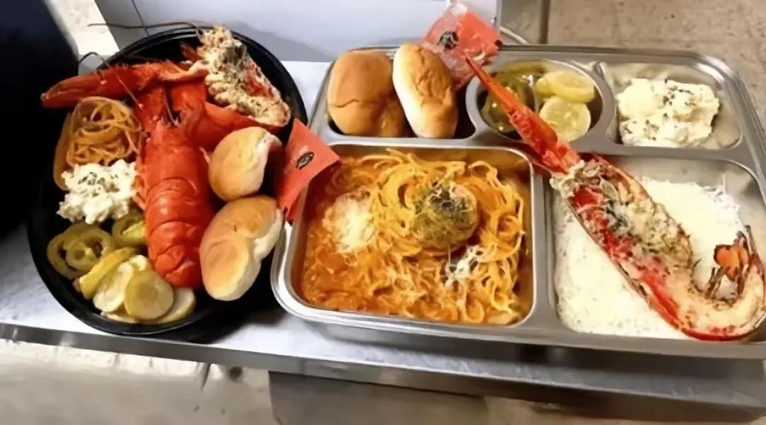 以前有个段子是，“韩军伙食好不好，取决于美军吃剩下什么”，著名的部队锅，就是这样