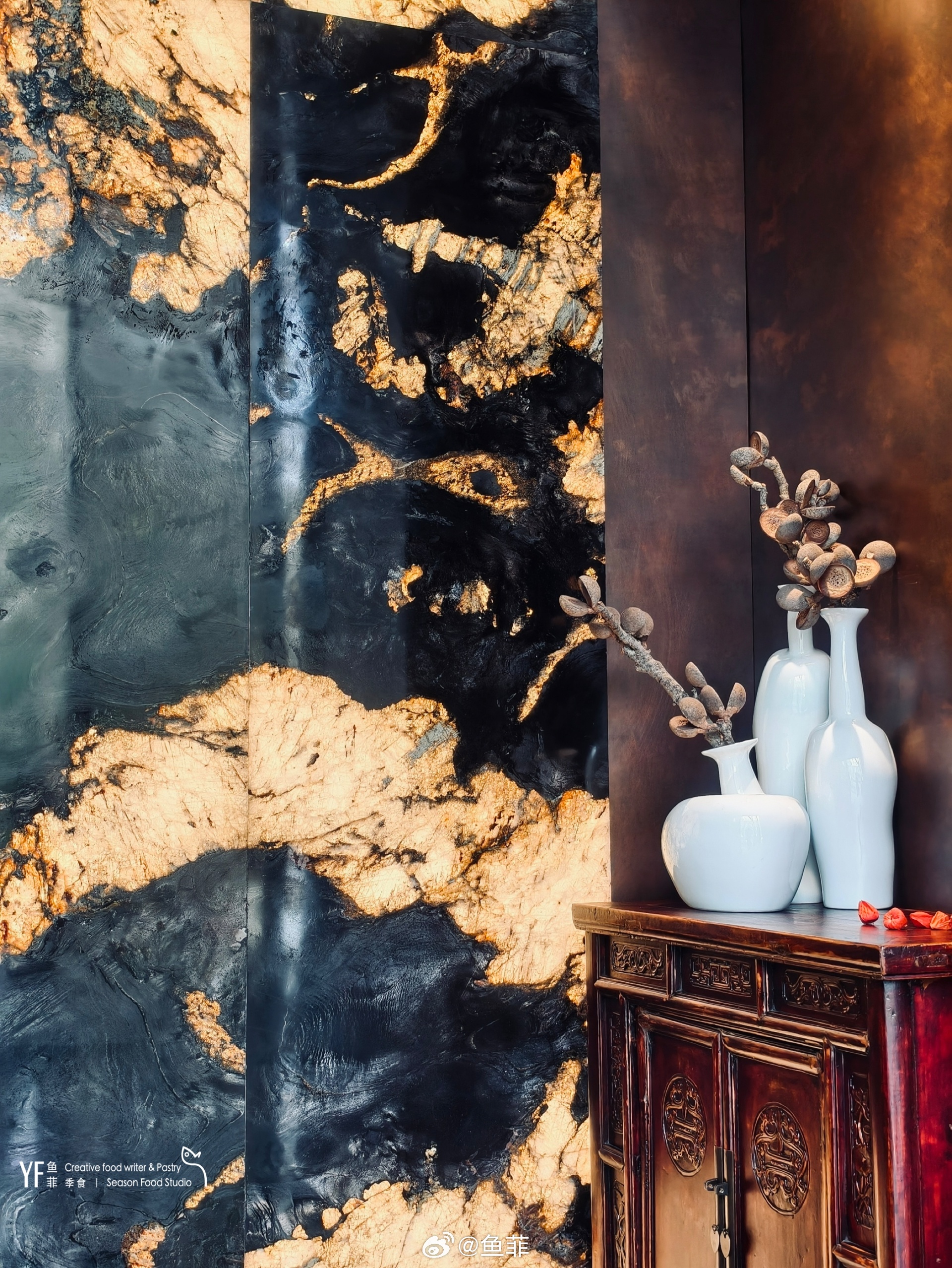 在襄阳北路的梧桐树影下🌿，悄悄开出了一株“花椒树”——主厨林震谷心里埋了多年的